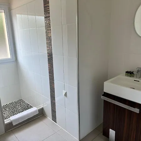 T3 - Bord De - Piscine - Vue Magnifique *